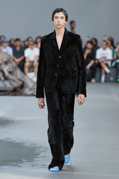 Look 24